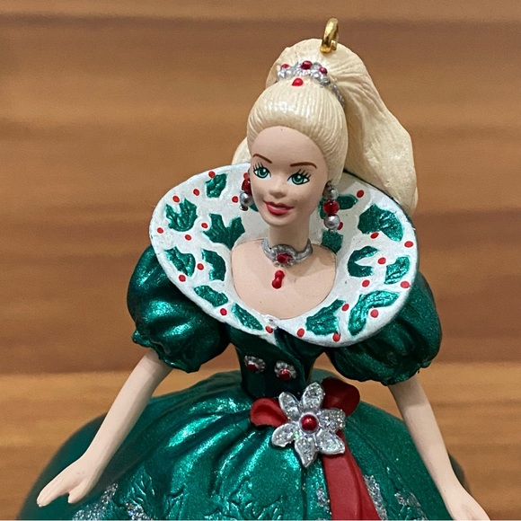 Vintage 1995 Hallmark Keepsake Holiday Barbie Christmas Tree Ornament - Picture 5 of 12